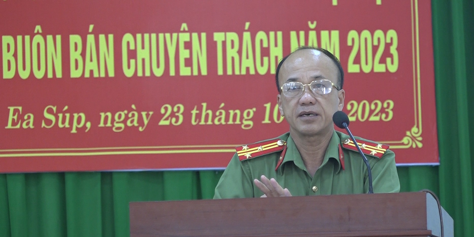 Thượng tá Nguyễn Thế Hưng – Phó Trưởng Công an huyệnphát biểu khai mạc